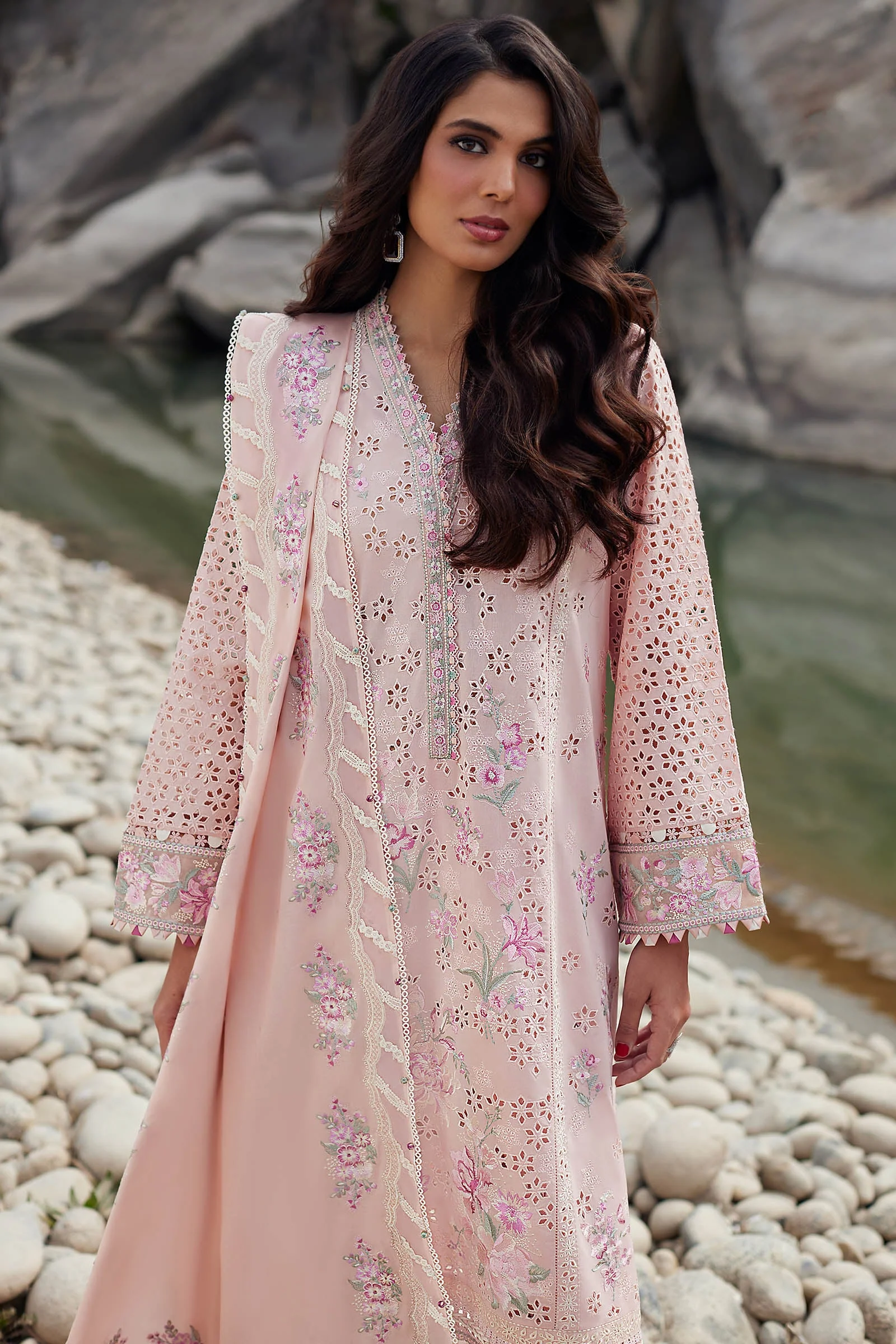 Elan Luxury Lawn Collection 2024 – AIREEN (EL24-09 A) - Image 3
