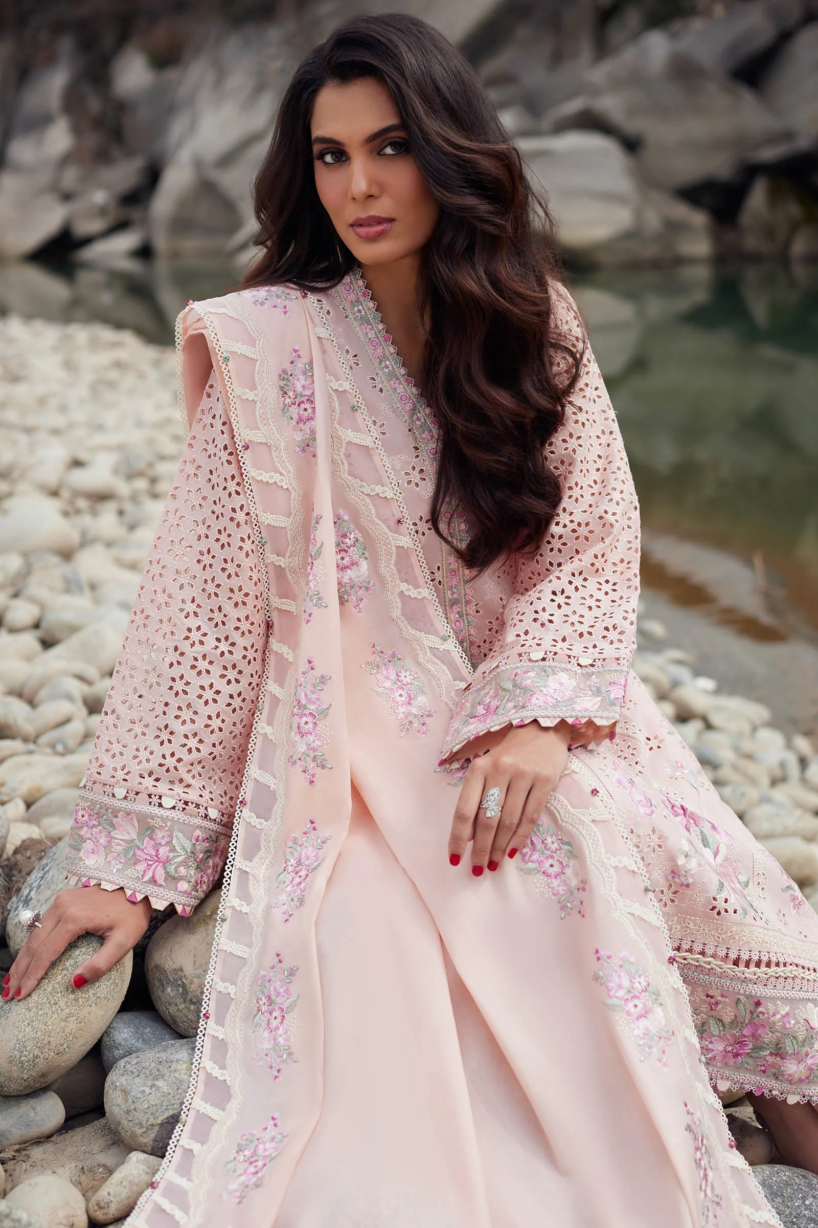 Elan Luxury Lawn Collection 2024 – AIREEN (EL24-09 A) - Image 4