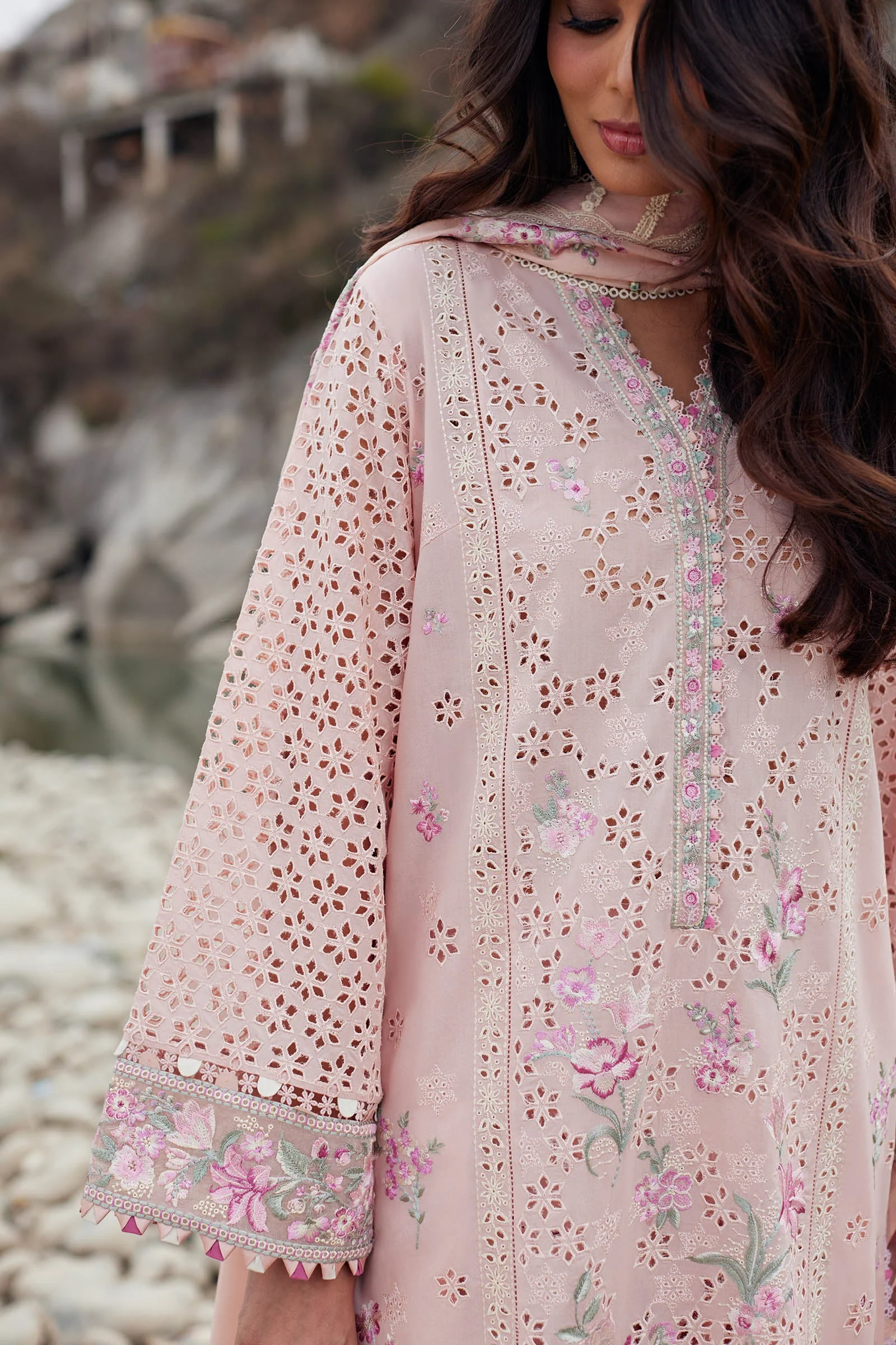 Elan Luxury Lawn Collection 2024 – AIREEN (EL24-09 A) - Image 5