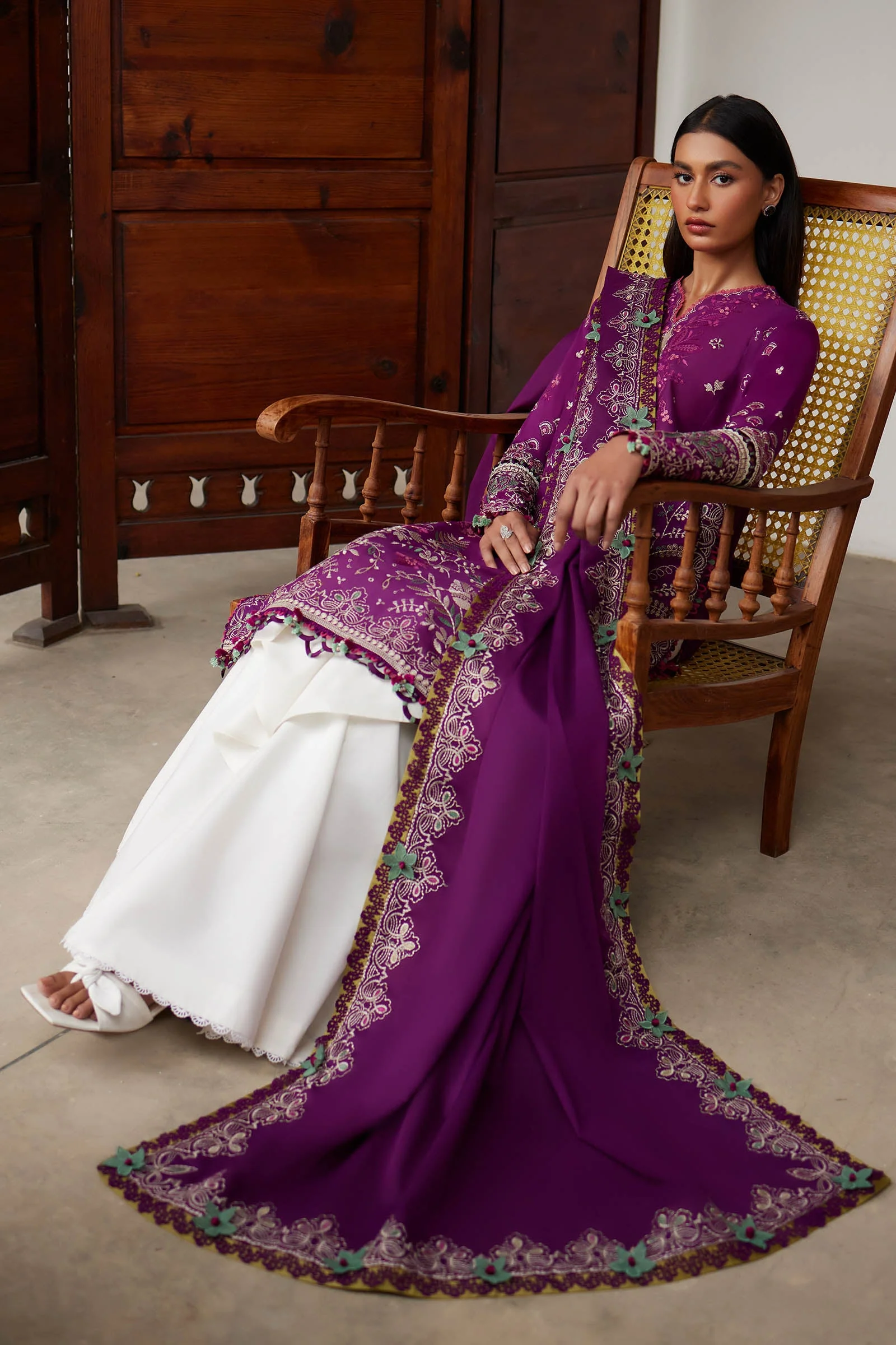 Elan Luxury Lawn Collection 2024 – QISTINA (EL24-03 A) - Image 4