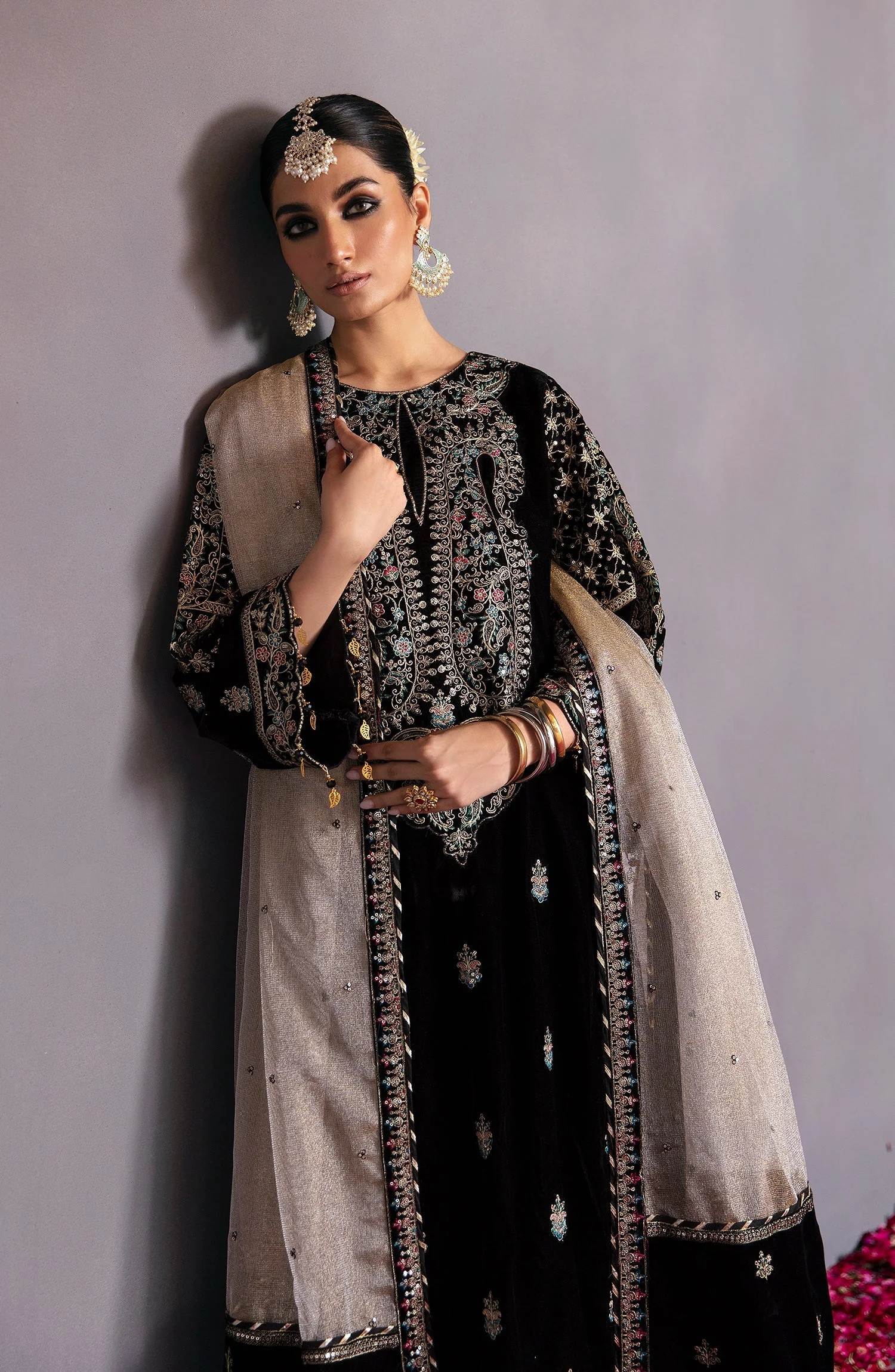 Emaan Adeel Makhmal Velvet Edition – MK-08 Aqs - Image 3