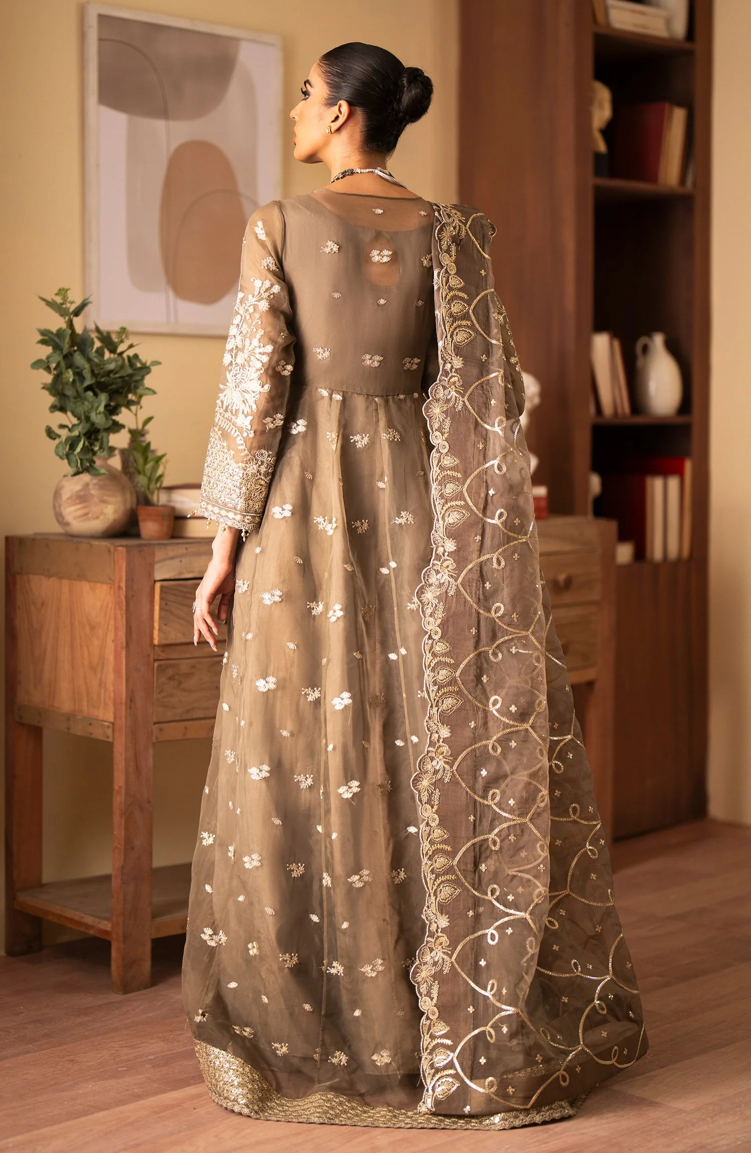 Emaan Adeel Romansiyyah Luxury Formals – Yesra - Image 2