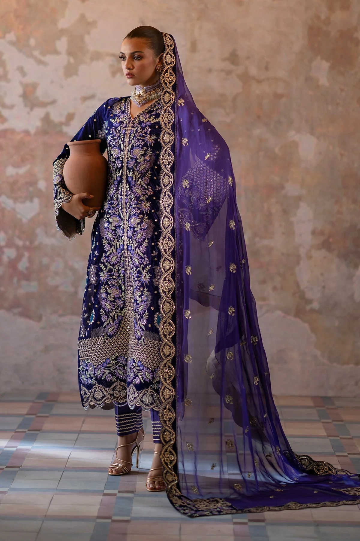 Emaan Adeel Saanjh Luxury Velvet Edit – Aroosh - Image 6