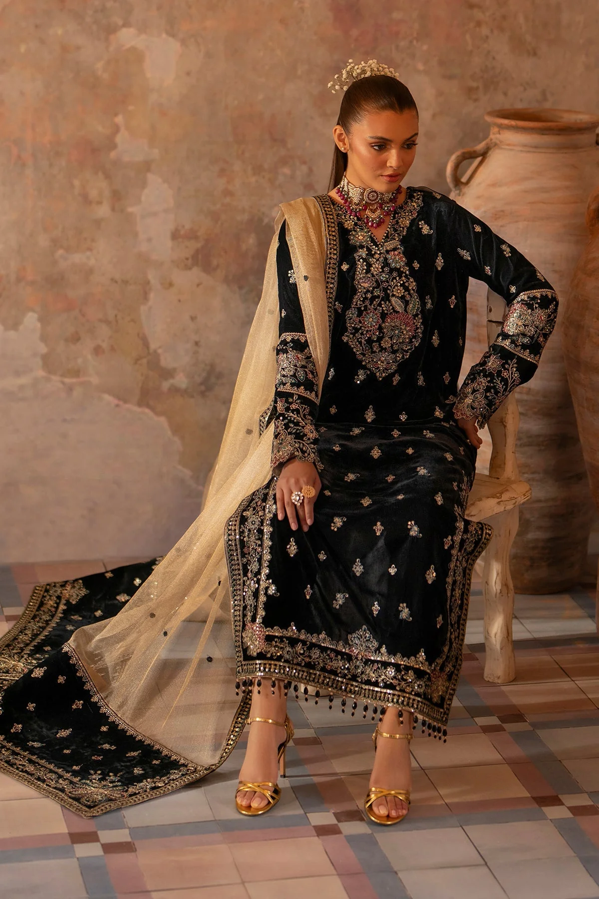 Emaan Adeel Saanjh Luxury Velvet Edit – Ishaan - Image 7