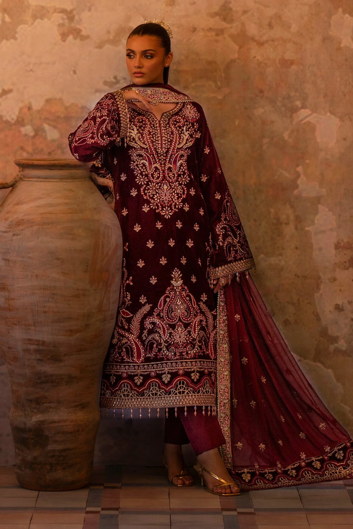 Emaan Adeel Saanjh Luxury Velvet Edit – Tara - Image 3