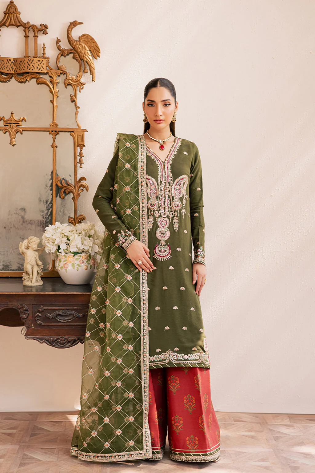 Emaan Adeel Suave Luxury Formals – ORAYA