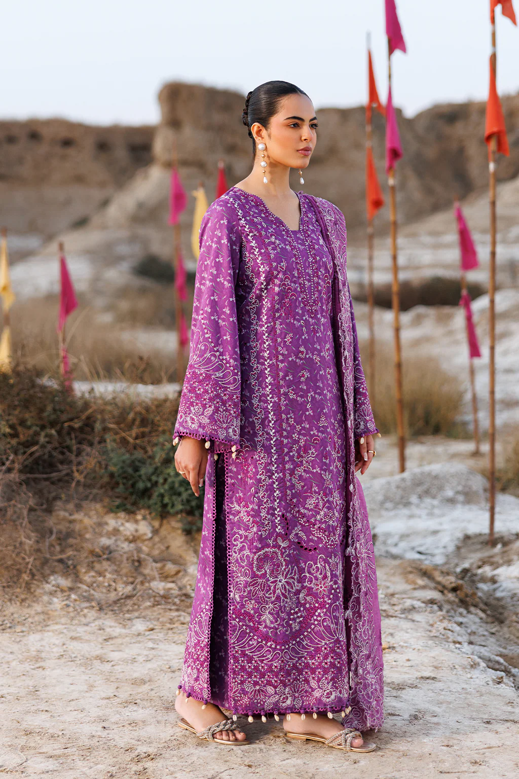 Emaan Adeel Sunlit Groove Luxury Lawn – FLORAL FRENZY - Image 9