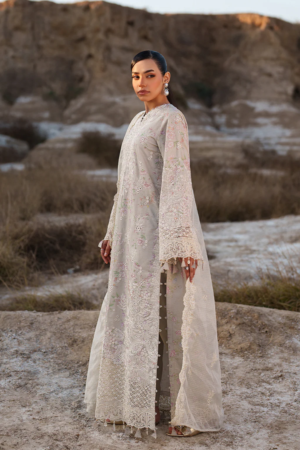 Emaan Adeel Sunlit Groove Luxury Lawn – MEHVES - Image 3