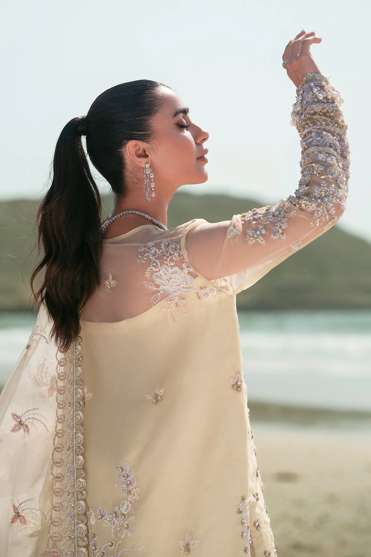 Emaan Adeel X Kamari Reveuse Luxury Wedding Formals – ELLE - Image 5