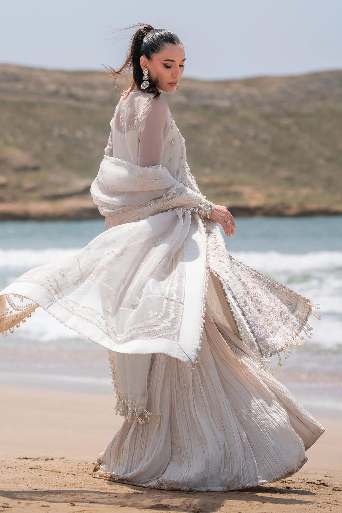 Emaan Adeel X Kamari Reveuse Luxury Wedding Formals – NOVA - Image 5