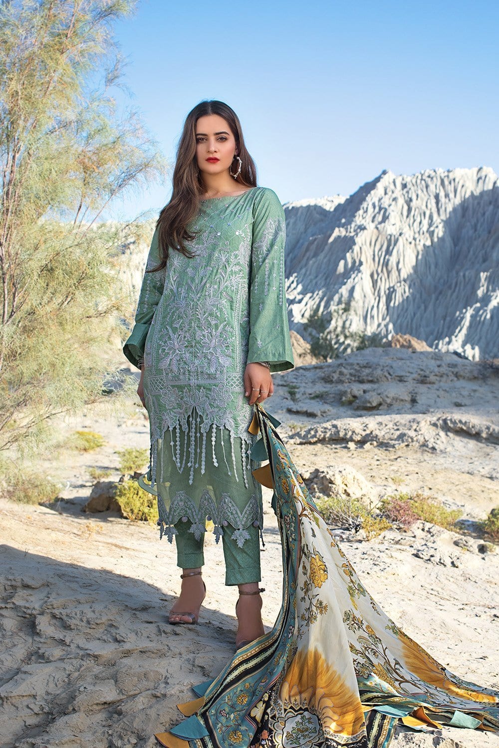 Erum Khan Luxury Lawn Collection 2021 – ER02-PISTACHIO SELENE - Image 4