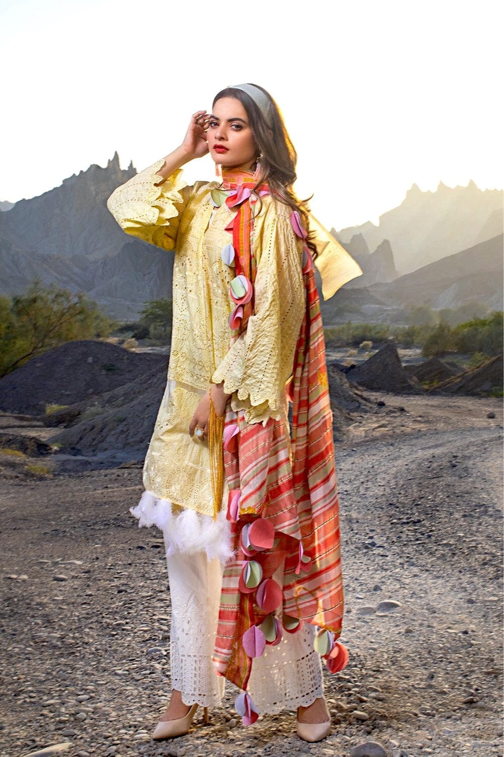 Erum Khan Luxury Lawn Collection – ER04-DAFFODILS - Image 3