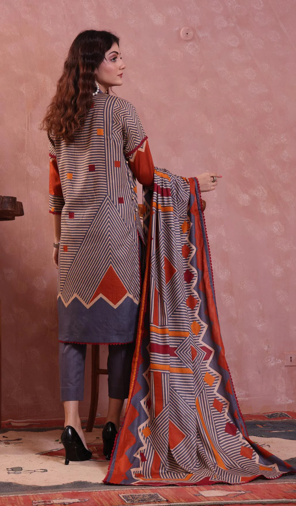 Erum Misha Printed Lawn Collection Vol-1 2023 – D-6 - Image 3