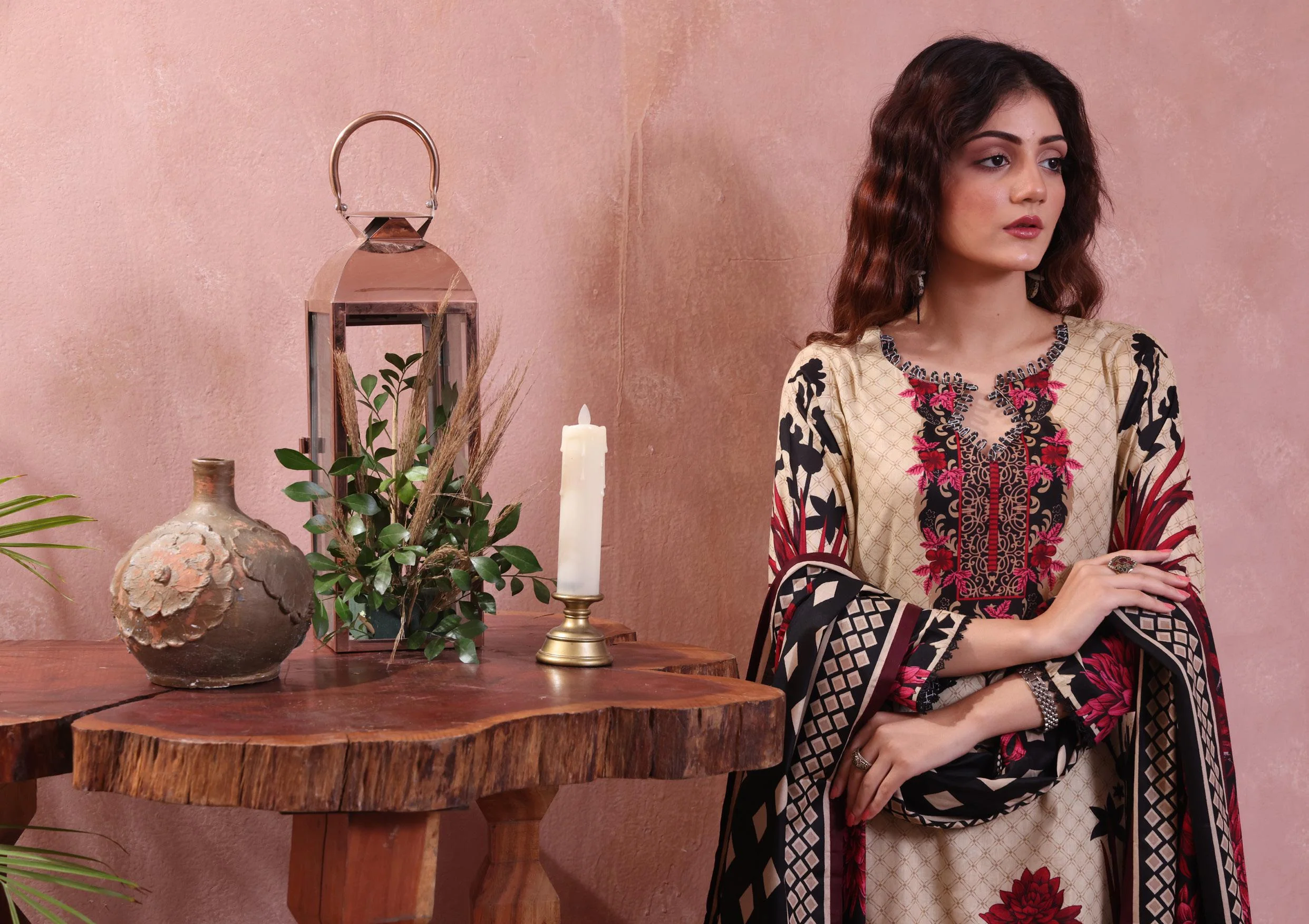 Erum Misha Printed Lawn Collection Vol-1 2023 – D-2 - Image 3