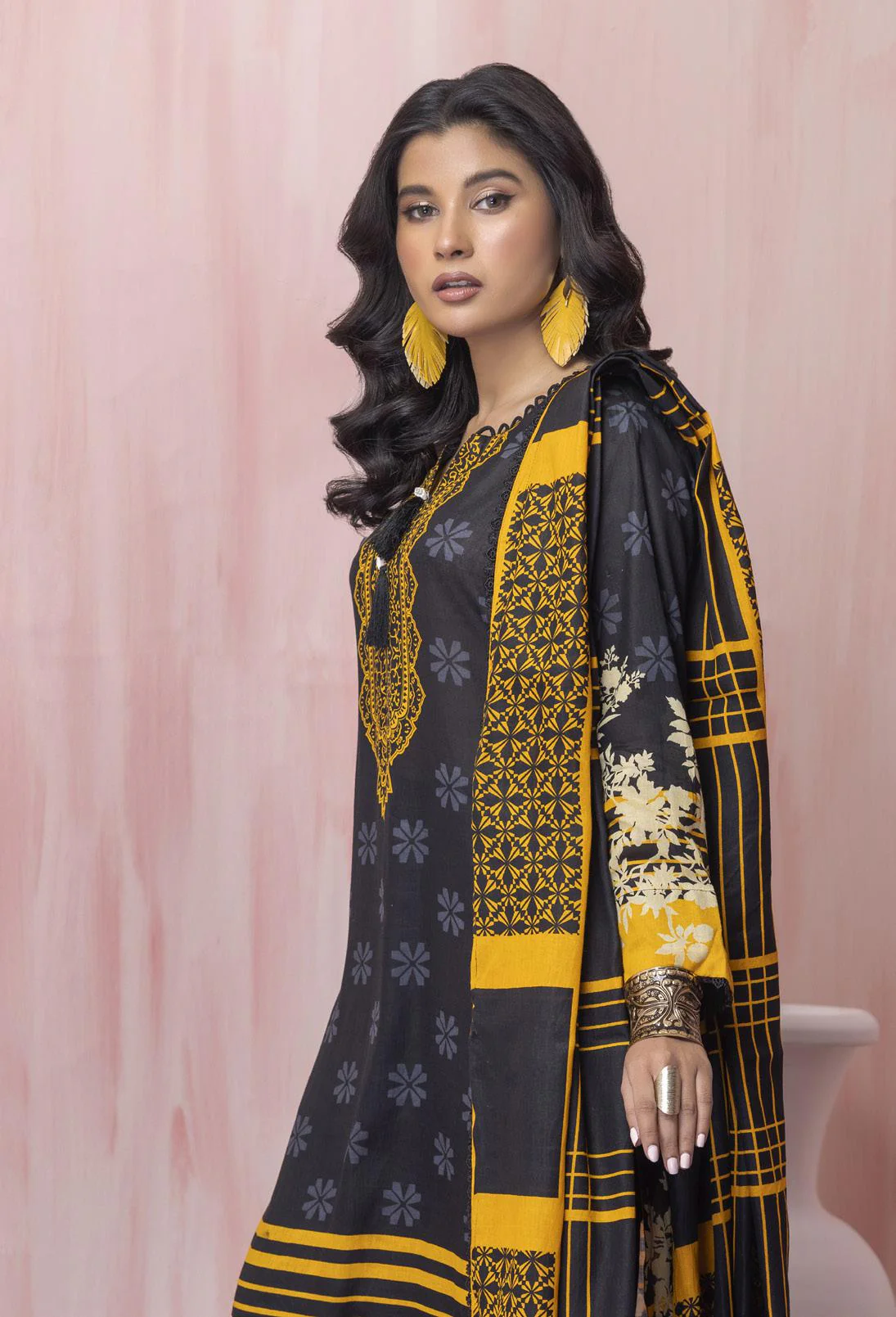 Erum Misha Printed Lawn Collection Vol-1 2023 – D-7 - Image 4