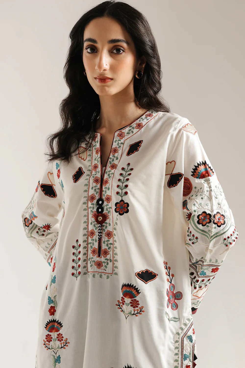 Ethnc Embroidered 2 pc SUIT– (E3478/103/003) - Image 2