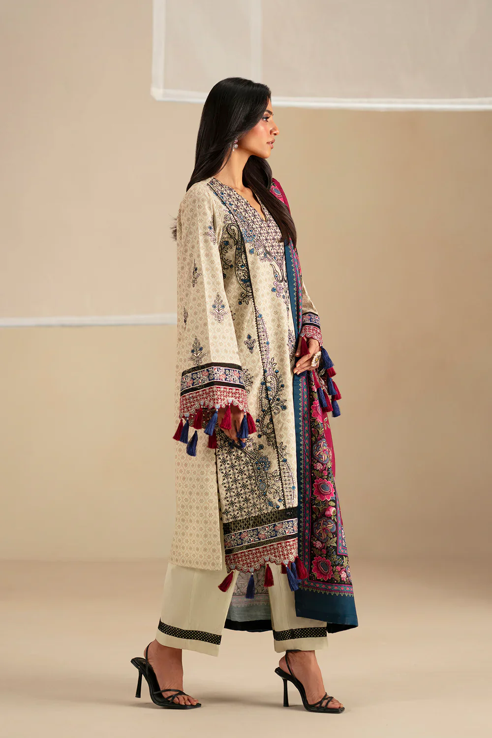 Ethnc EMBROIDERED 3pc SUIT (E0797/203/112) - Image 4