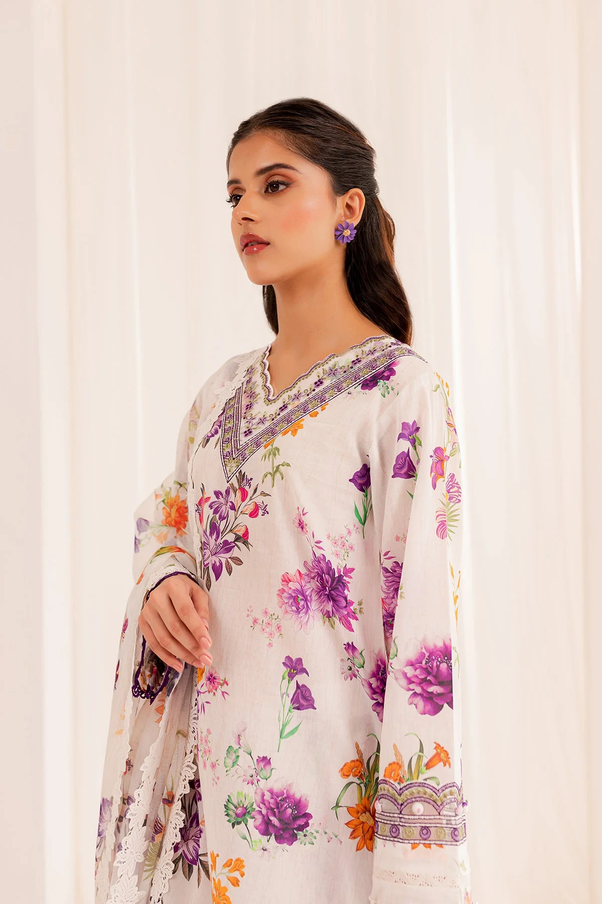 Farasha Embroidered Lawn Essentials – Aura - Image 7