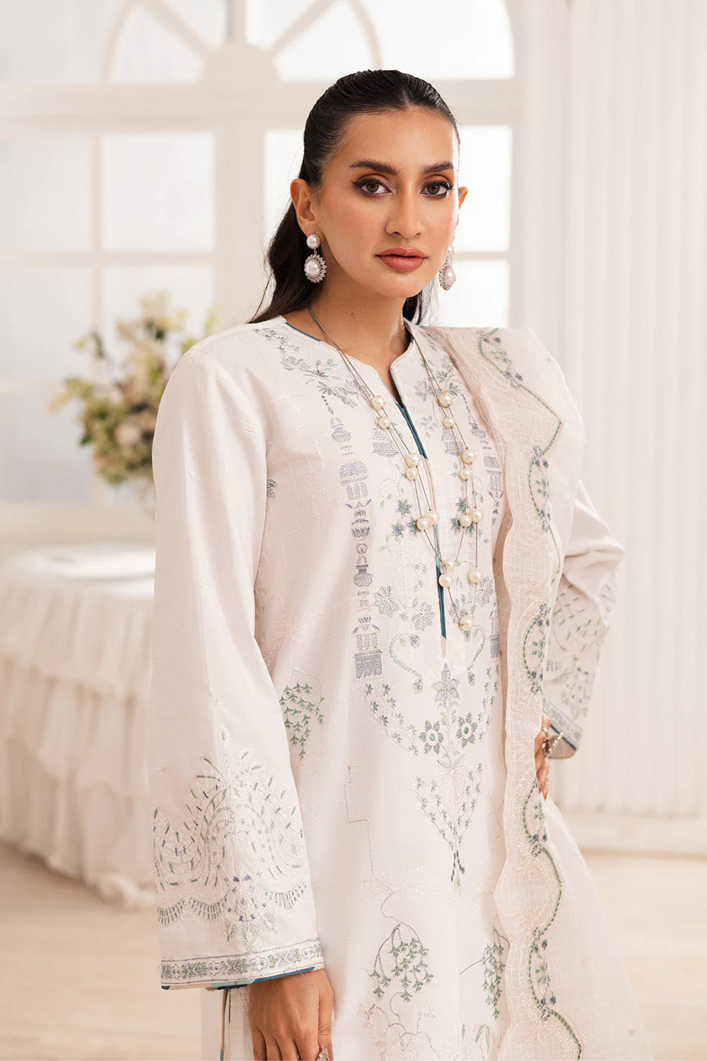 Freesia Mira Lawn by Maryum N Maria – MAIRA - FS50107 - Image 4