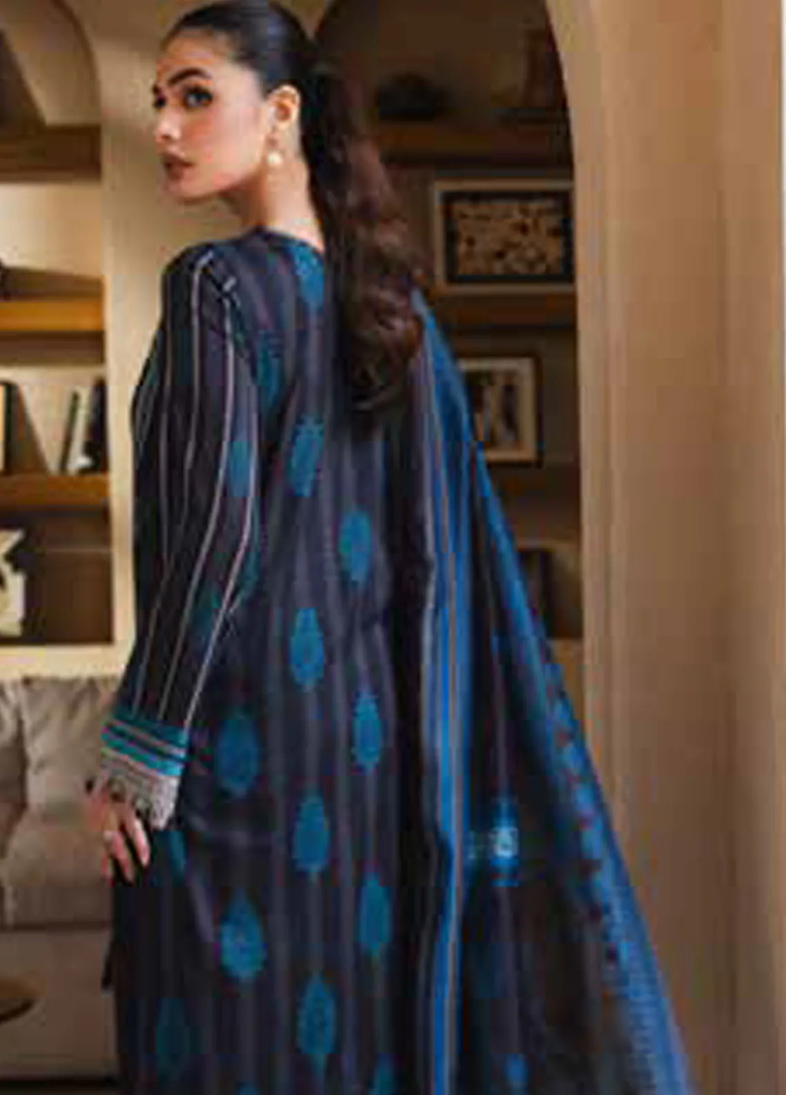 Freesia Zen Lawn by Maryum N Maria – FW-50084 Petra - Image 4