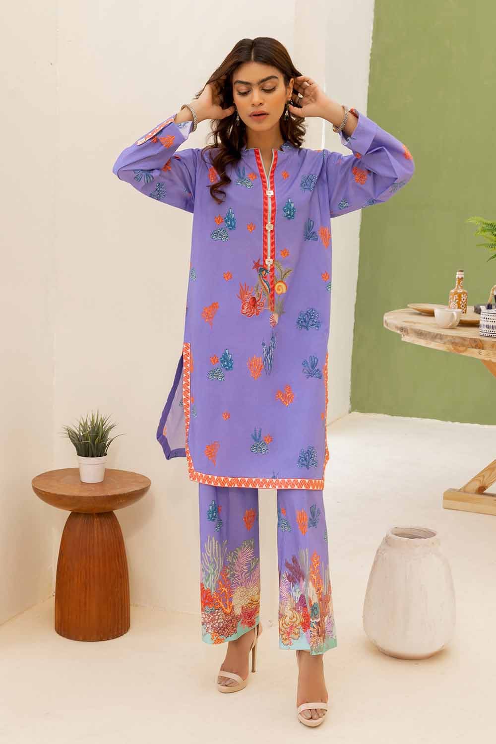 Gul Ahmed Pre-Fall 2023 – 2PC Printed Cambric Suit TCN-32010 - Image 2