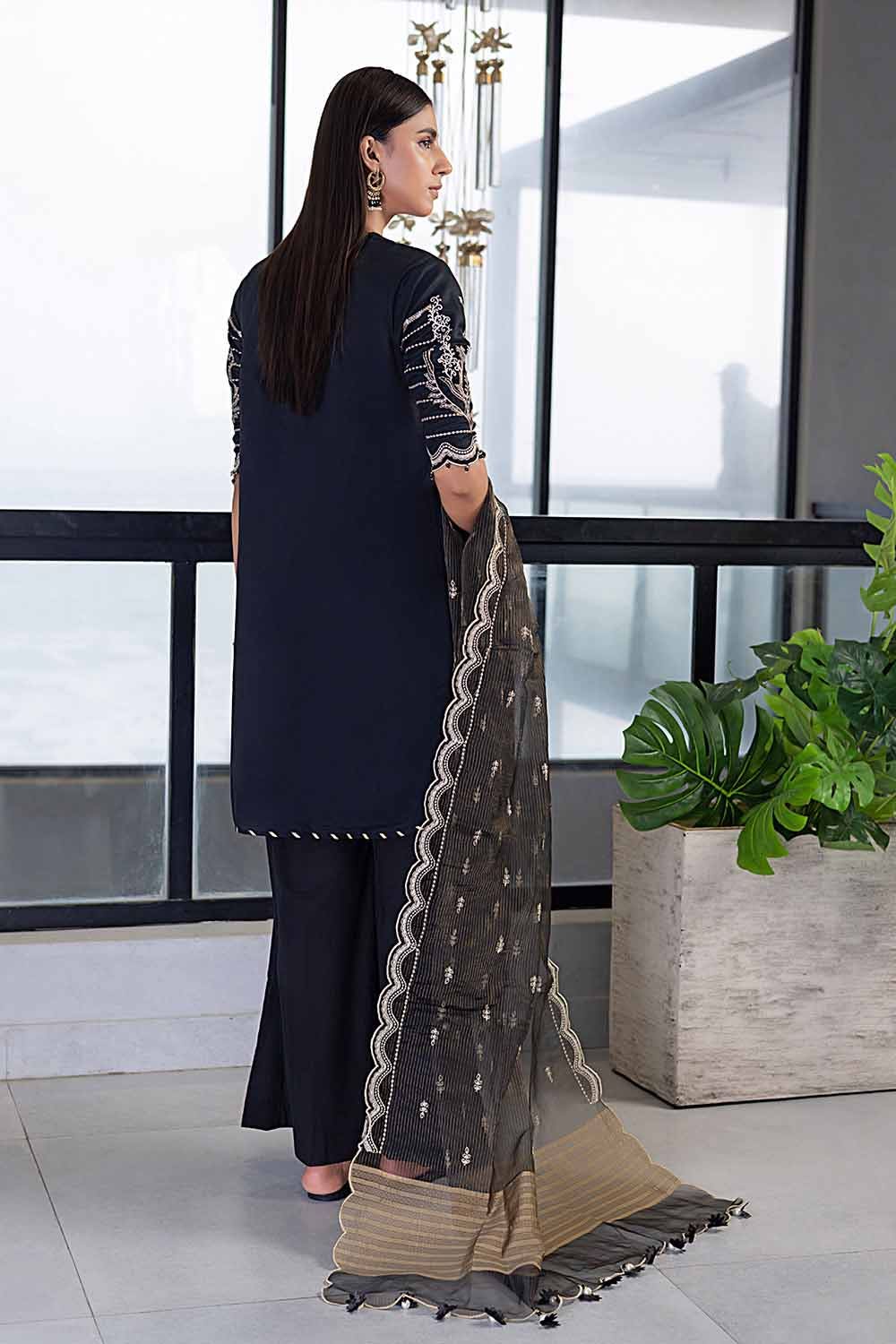 Gul Ahmed 2023 – 3PC Embroidered Lawn Suit with Zari Stripe Dupatta PM-32071 - Image 5