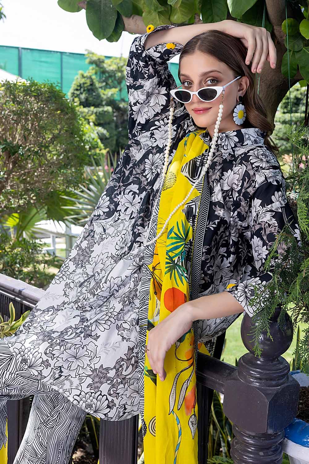 Gul Ahmed 2023 – 3PC Lawn Printed Suit CL-3 - Image 2