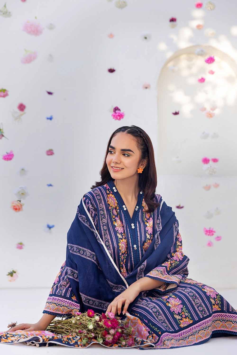 Gul Ahmed 2023 – 3PC Printed Cambric Suit with Lawn Dupatta CBN-32005 B - Image 5