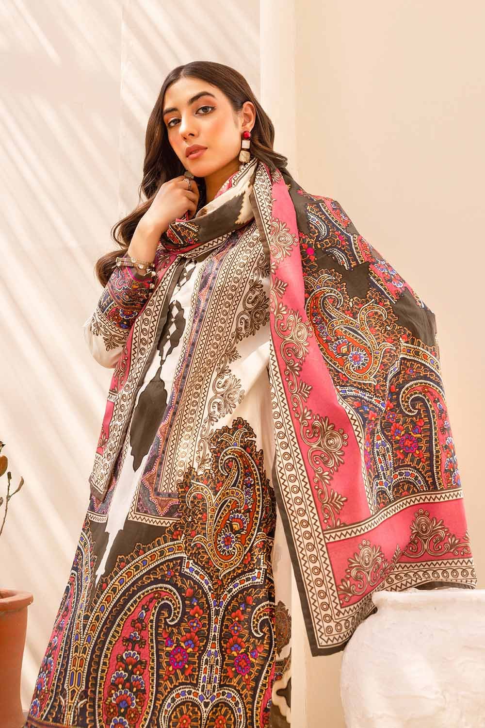 Gul Ahmed 2023 – 3PC Printed Cambric Suit with Lawn Dupatta CBN-32012 - Image 5