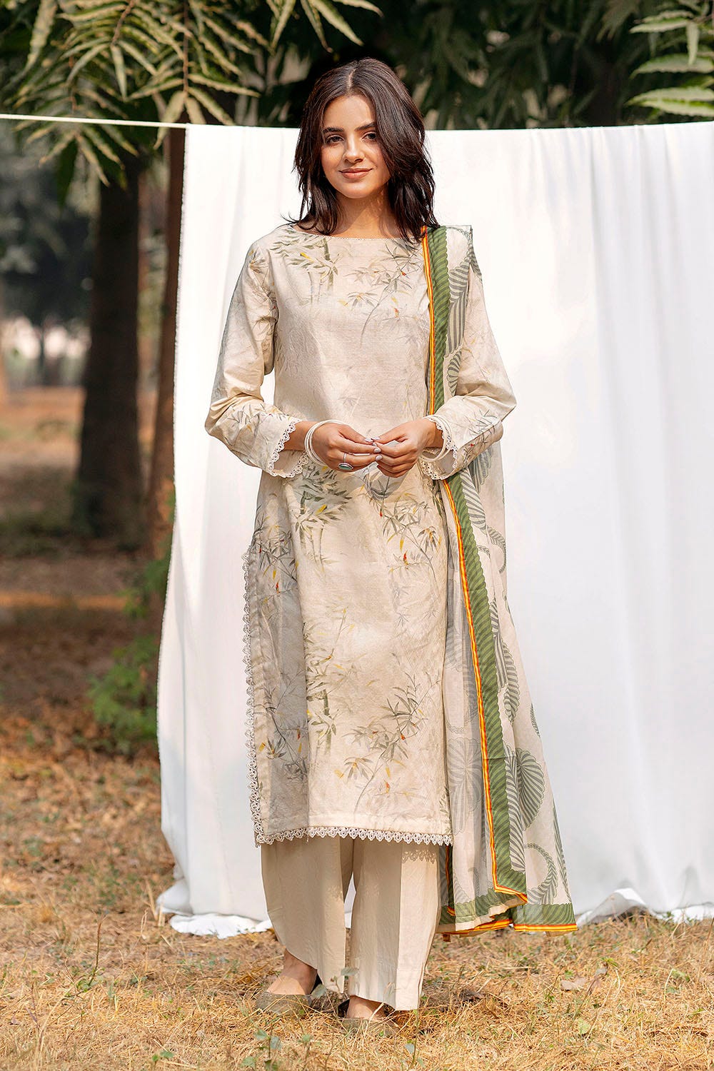 Gul Ahmed · Dhoop Kinare – 3 Piece Printed Lawn Suit CL-52428 - Image 4