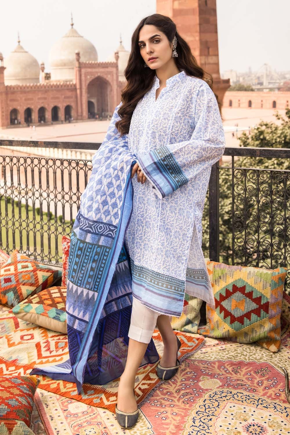 Gul Ahmed Lahore Lawn Collection โ 3PC Lawn Suit CL-1093 A