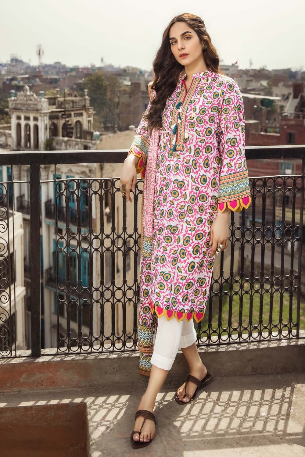 Gul Ahmed Lahore Lawn Collection 2021 โ 3PC Lawn Suit CL-1132 A