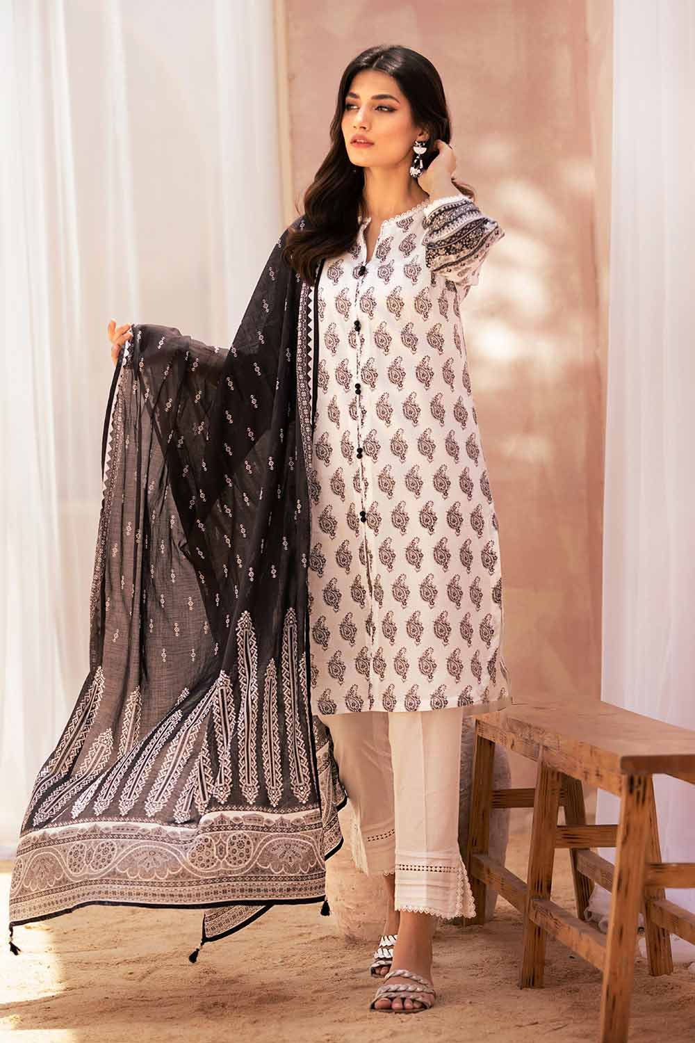 Gul Ahmed Monochrome Black & White – 3PC Unstitched Printed Lawn Suit B-32028 - Image 2