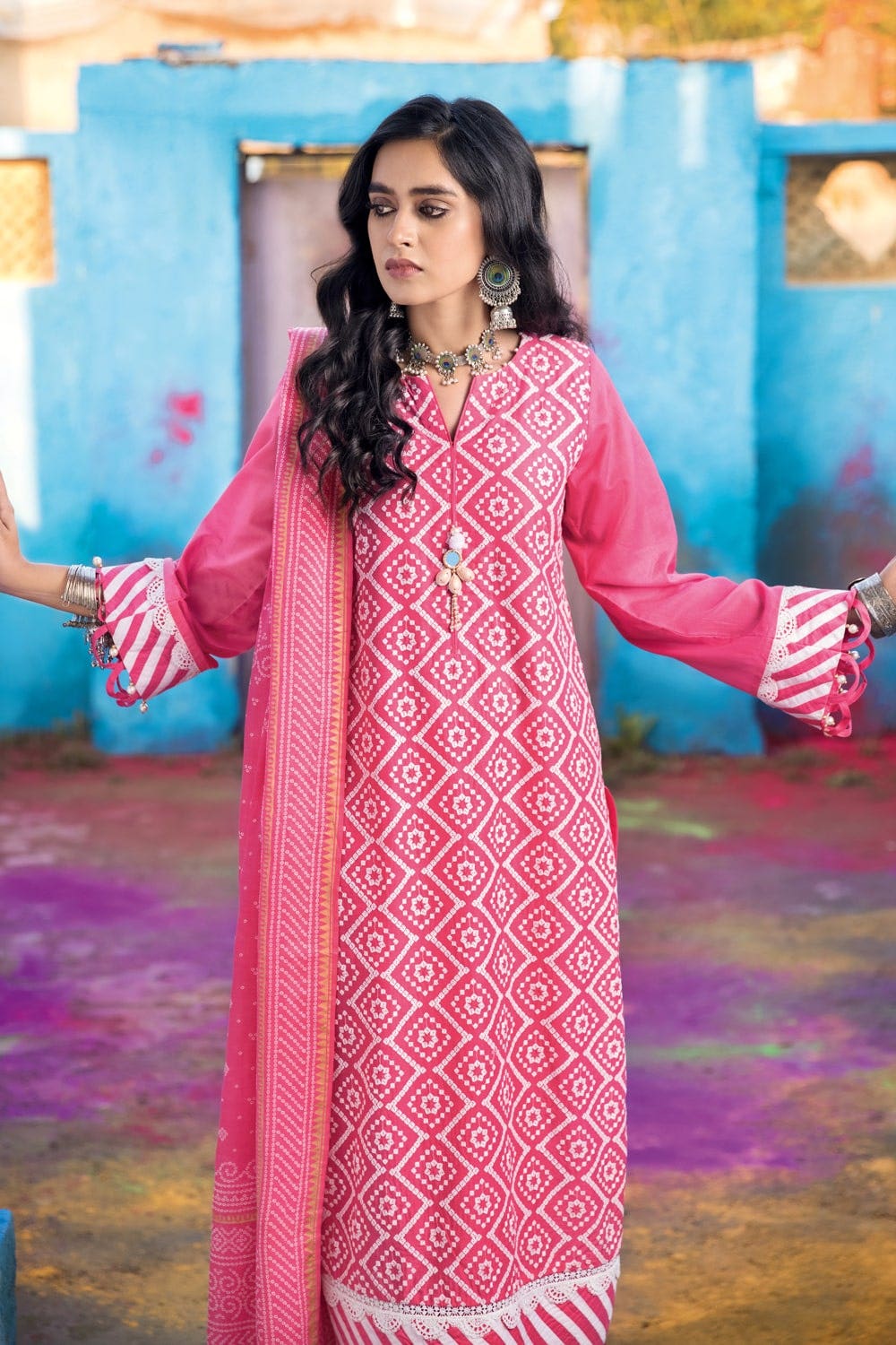 Gul Ahmed Summer 2022 · Chunri Collection – 3PC Chunri Embroidered Lawn Suit CL-22039 - Image 3