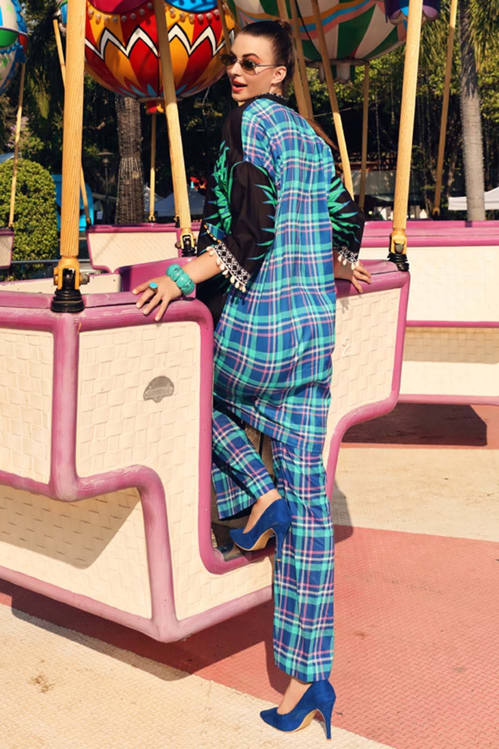 Gul Ahmed Summer 2022 · Essential 1 PC Collection – 1 PC Digital Printed Lawn Shirt SL-854 - Image 3