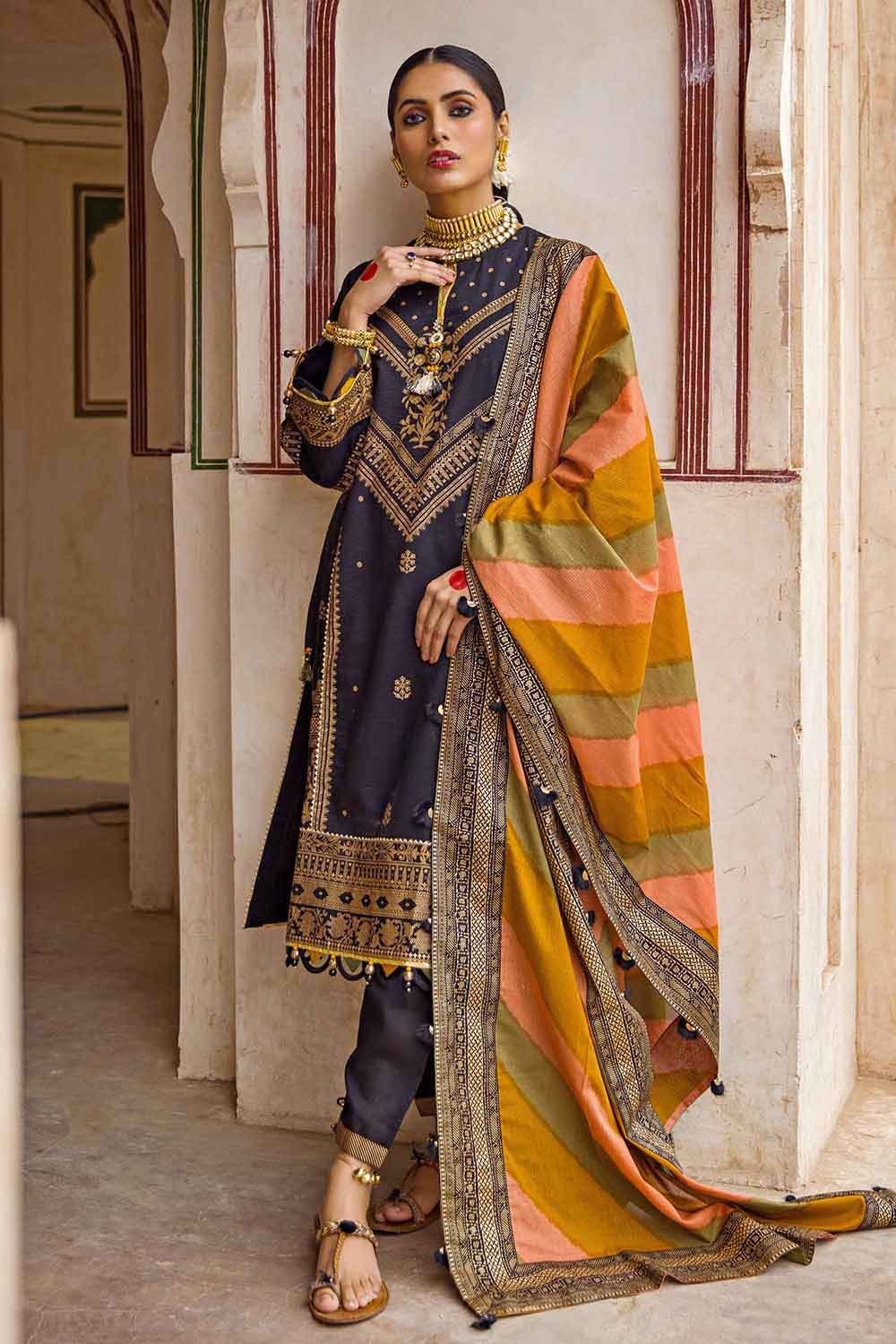 Gul Ahmed Summer 2022 · Essential 3PC Collection – 3PC Banarsi Brocade Lawn Suit CL-22184 A - Image 3
