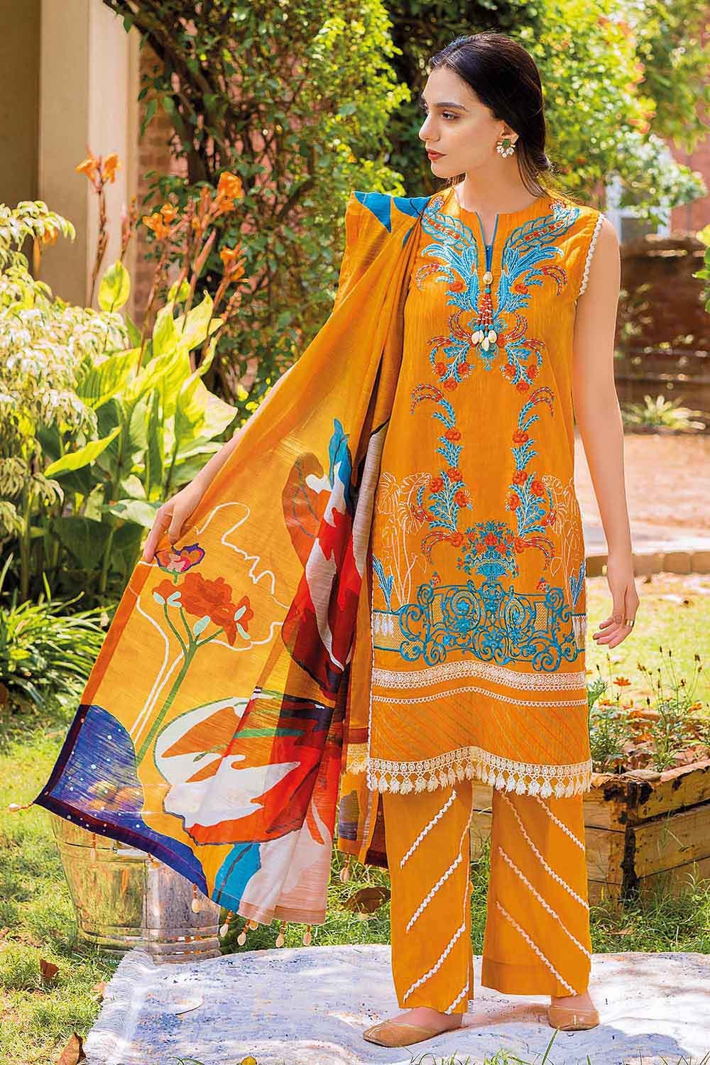 Gul Ahmed Summer 2022 · Essential 3PC Collection – 3PC Cotton Zari Suit CNZ-12004