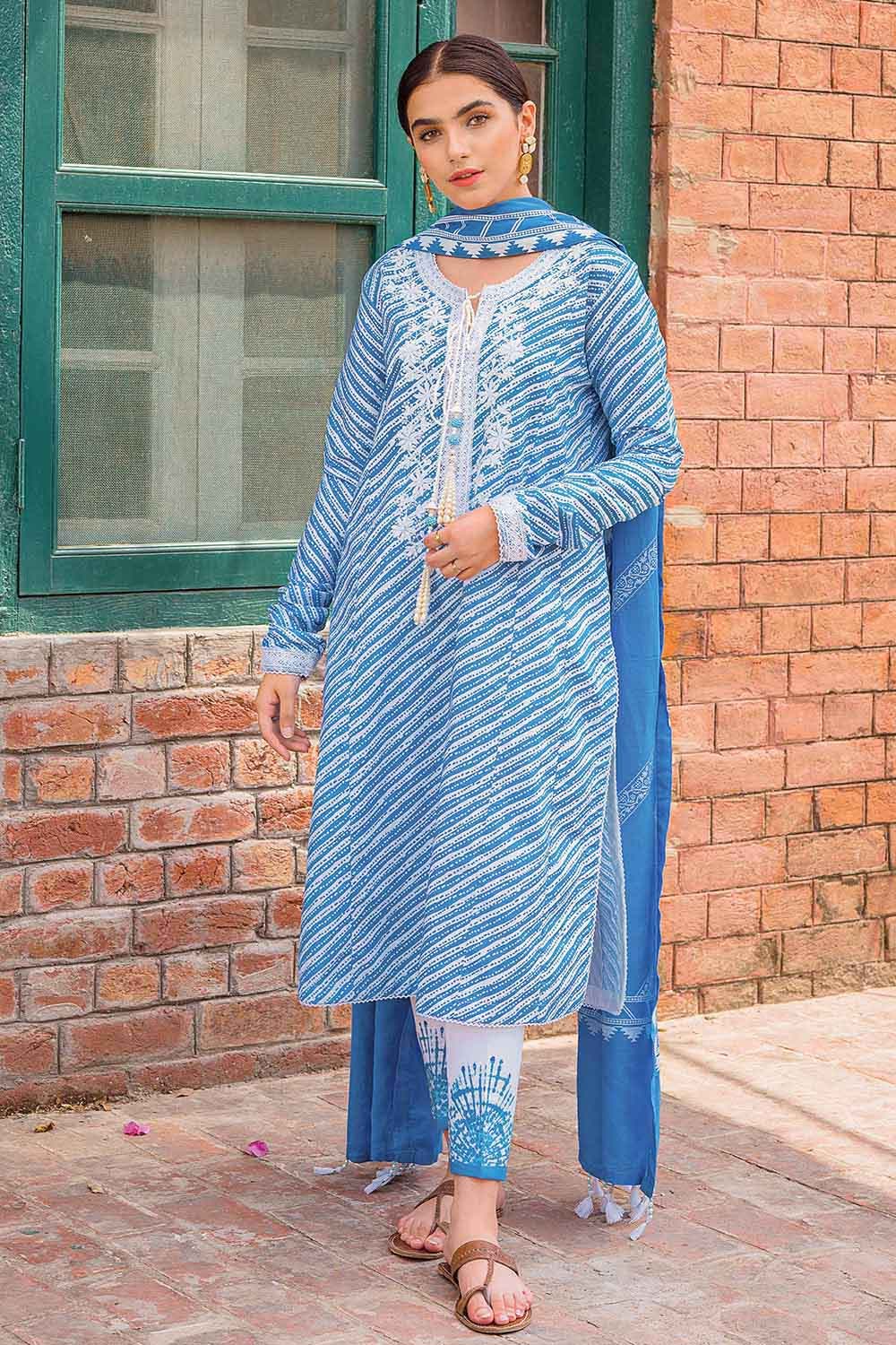 Gul Ahmed Summer 2022 · Essential 3PC Collection – 3PC Embroidered Digital Printed Lawn Suit with Printed Cotton Net Dupatta CL-1334 - Image 3