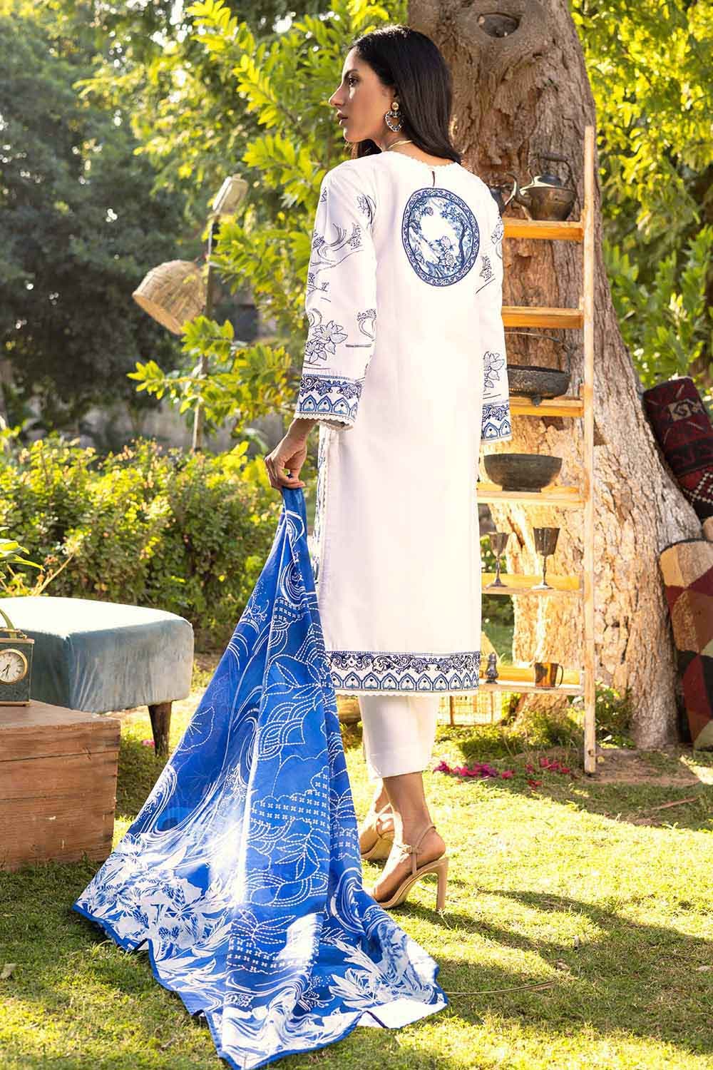 Gul Ahmed Summer 2022 · Essential 3PC Collection – 3PC Embroidered Lawn Suit DN-22031 - Image 2