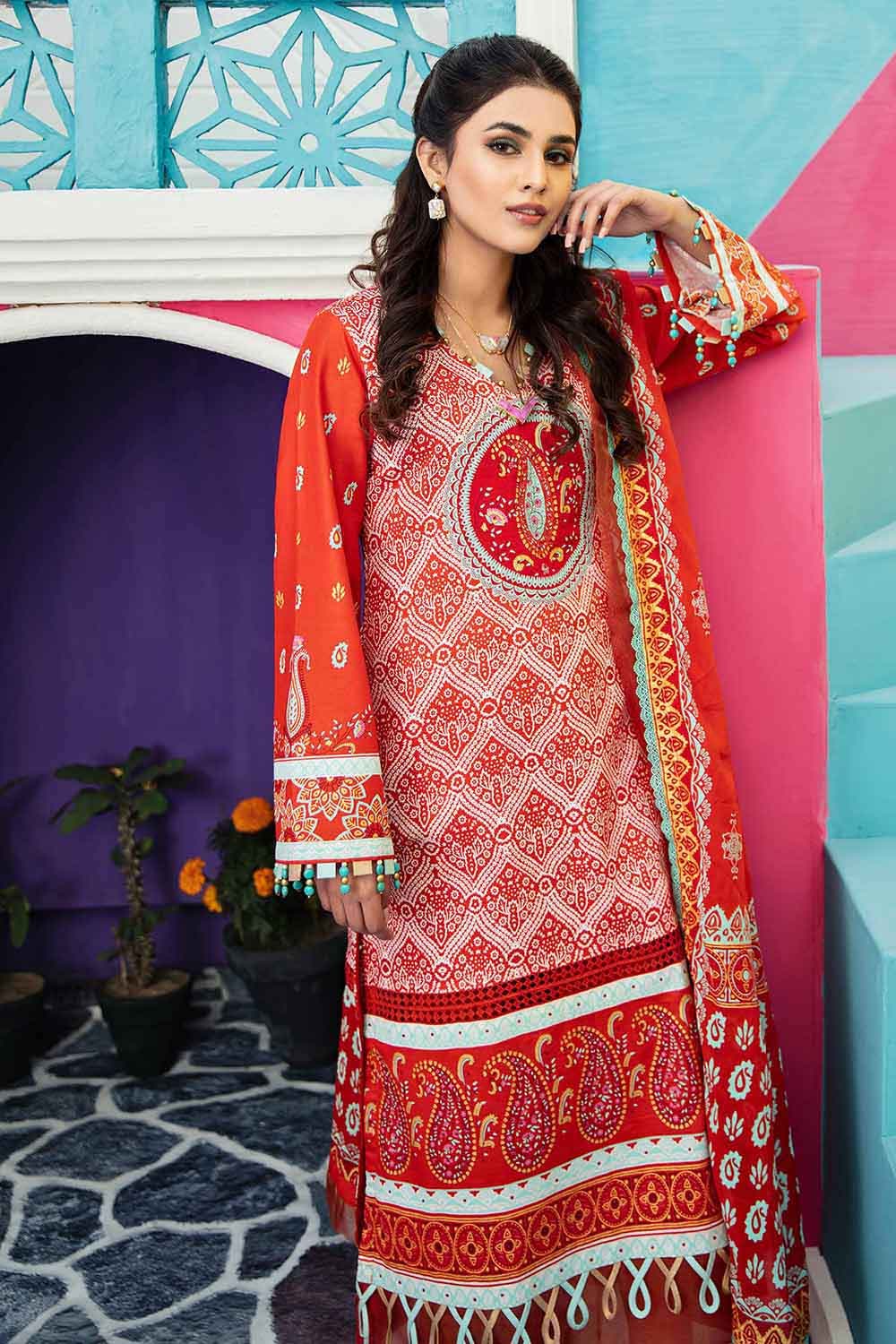 Gul Ahmed Summer 2022 · Essential 3PC Collection – 3PC Hand Embellished Gold Printed Lawn Suit Breeze Finish CL-22158 A - Image 3