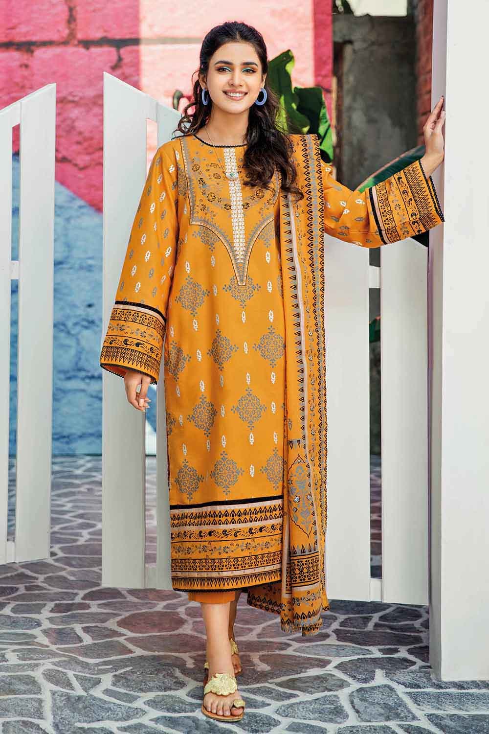 Gul Ahmed Summer 2022 · Essential 3PC Collection – 3PC Hand Embellished Gold Printed Lawn Suit Breeze Finish CL-22159 B - Image 3