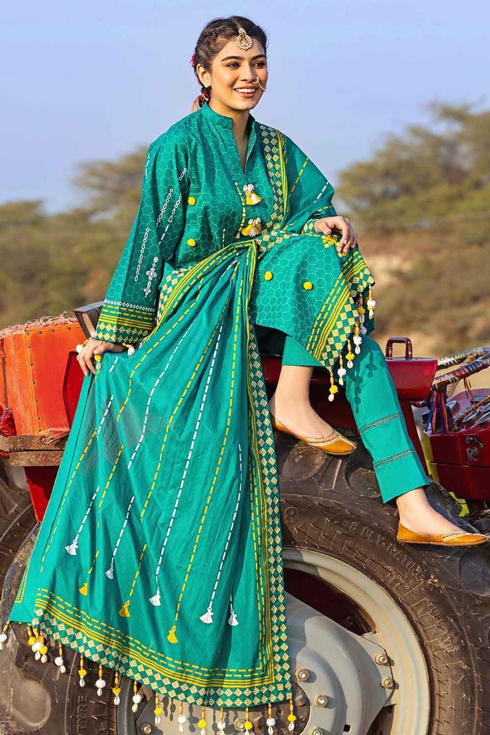 Gul Ahmed Summer 2022 · Essential 3PC Collection – 3PC Printed Lawn Suit With Printed Lawn Dupatta CL-22017 - Image 2