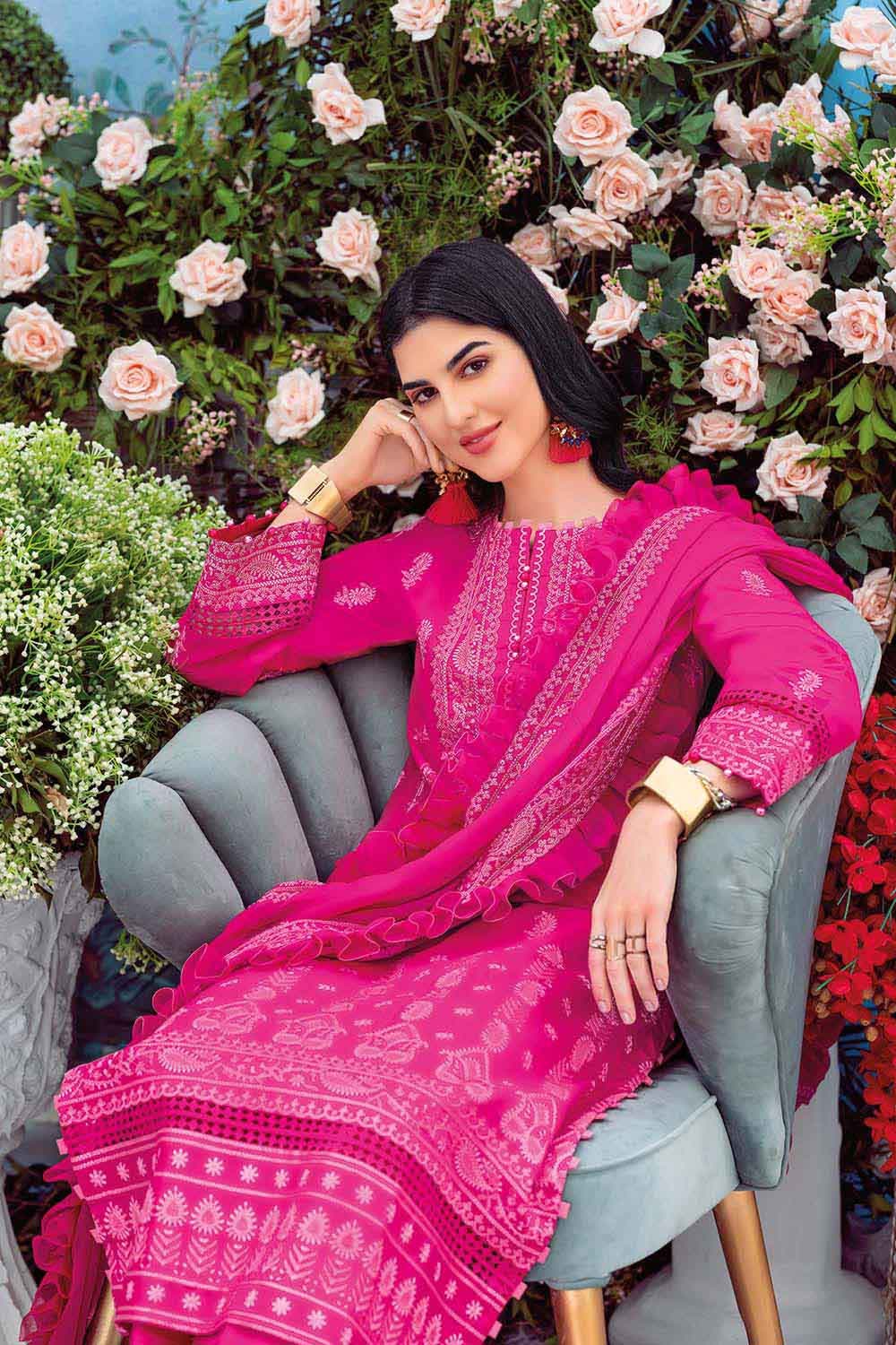 Gul Ahmed Summer 2022 · Premium Collection – 3PC Embroidered Lawn Suit With Embroidered Chiffon Dupatta PM-22045 - Image 2