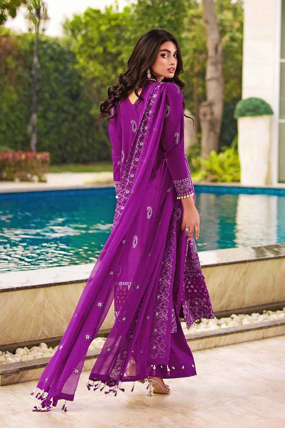 Gul Ahmed Summer 2022 · Premium Collection – 3PC Premium Embroidered Lawn Suit PM-22015 - Image 3