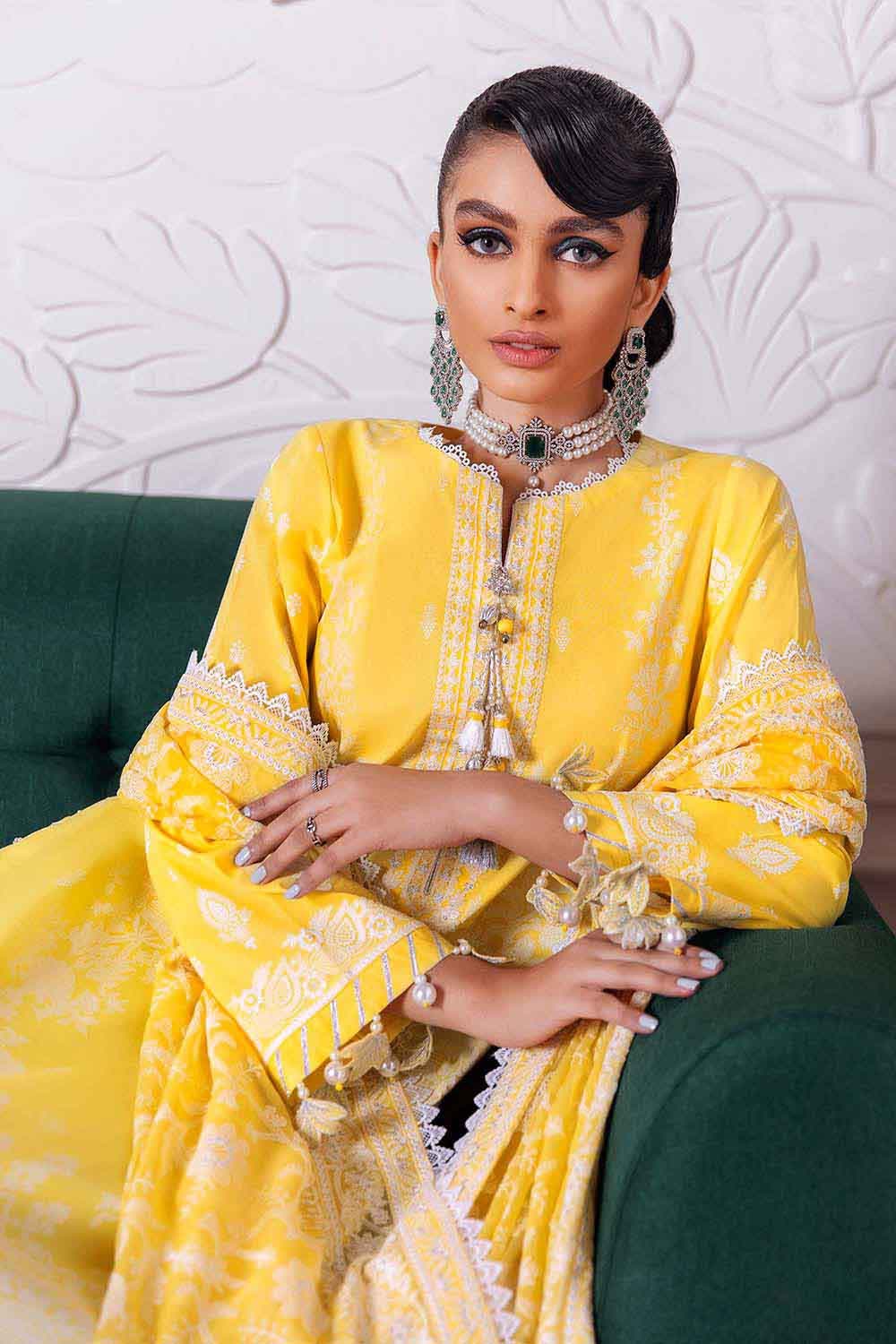 Gul Ahmed Summer 2022 · Premium Collection – 3PC Sequins Embroidered Lawn Suit With Embroidered Chiffon Dupatta PM-22014 - Image 3
