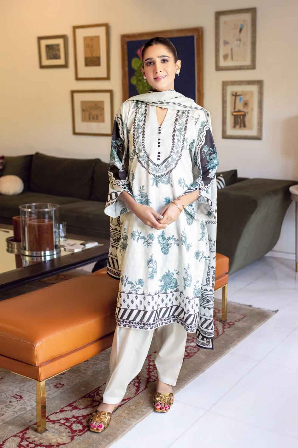 Gul Ahmed Summer 2022 · Tribute Collection – 3PC Lawn Printed Suit CL-22173 B - Image 2