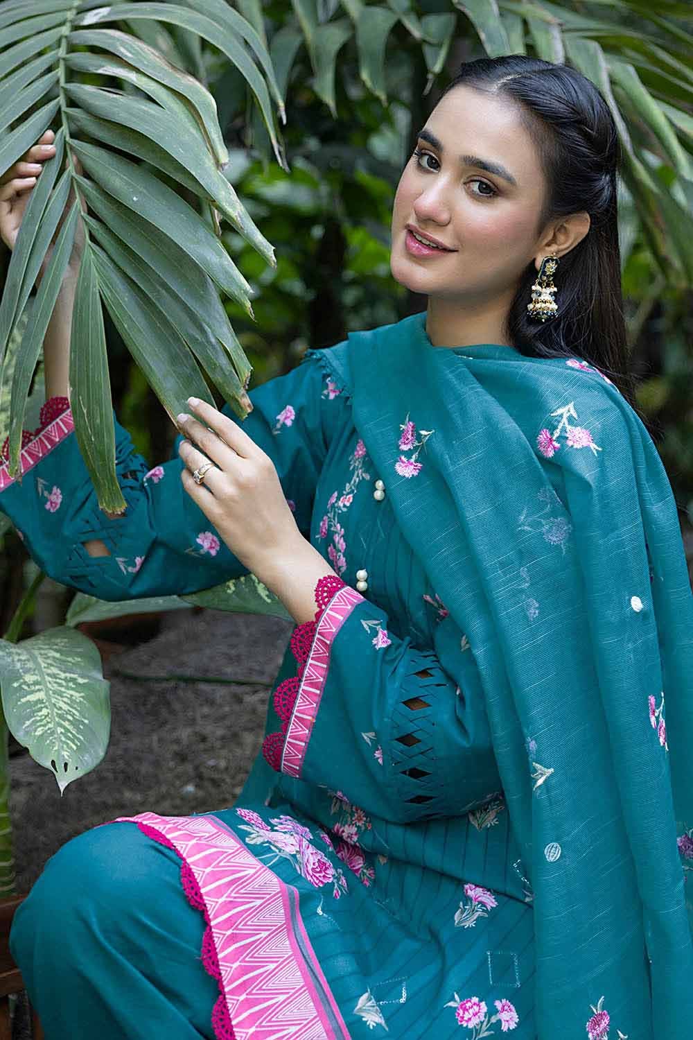 Gul Ahmed Summer 2023 - Essential Collection – 3PC Sequins Embroidered Lawn Digital Printed Suit with Embroidered Net Dupatta CN-32006 - Image 3