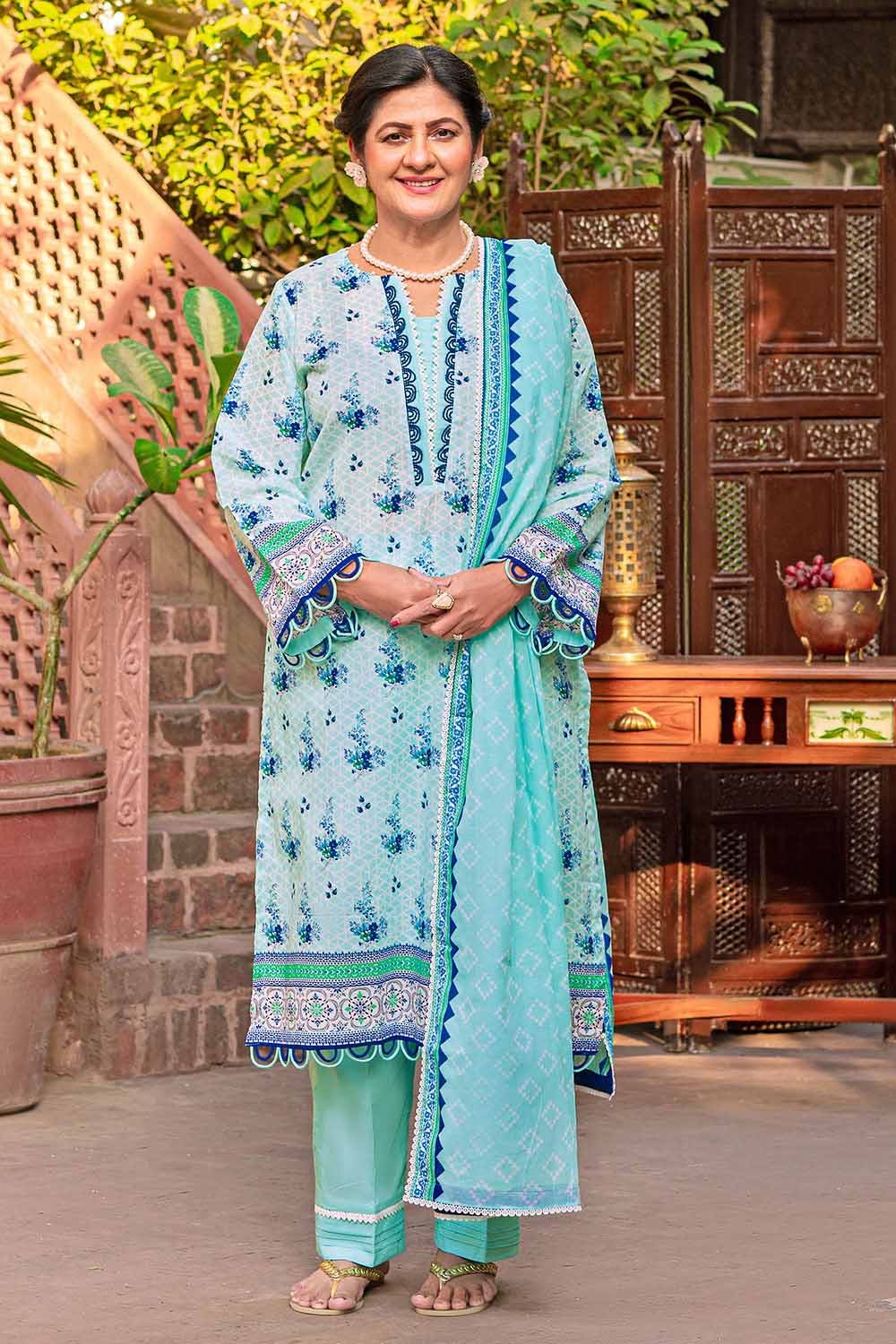 Gul Ahmed Summer 2023 - Tribute Collection – 3PC Lawn Printed Suit CL-32127 A - Image 4