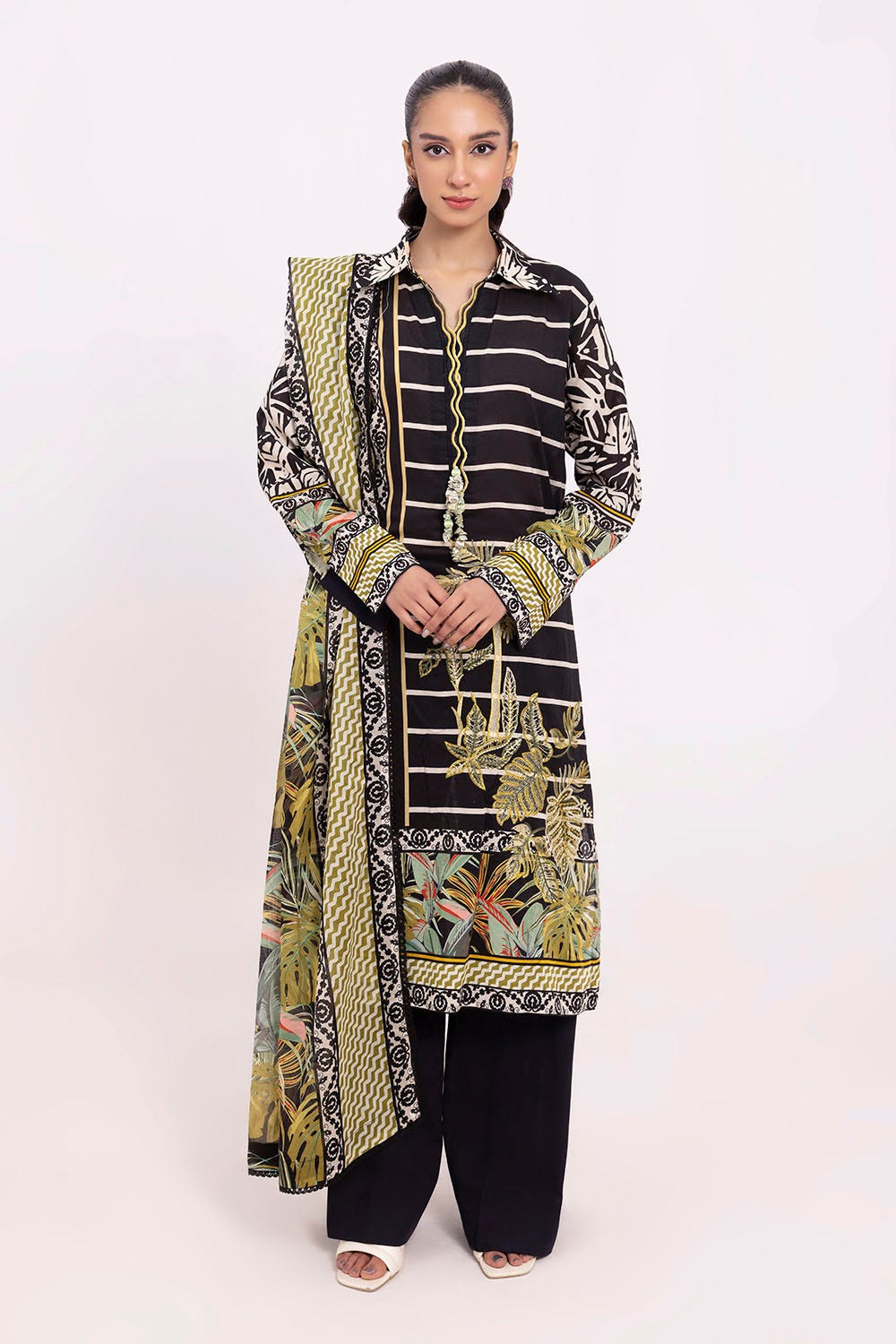 Gul Ahmed Summer 2025 – 3 Piece Embroidered Printed Lawn Suit CL-42329 - Image 5