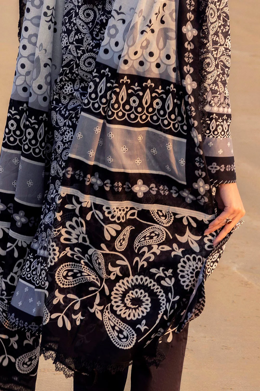Gul Ahmed Summer 2025 – 3 Piece Printed Lawn Suit B-52001 - Image 2
